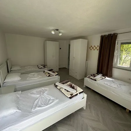 Alojamento de Acomodação e Pequeno-almoço Bujtina Brahim Selimaj *