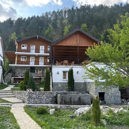 Oda ve Kahvaltı Bujtina Brahim Selimaj *