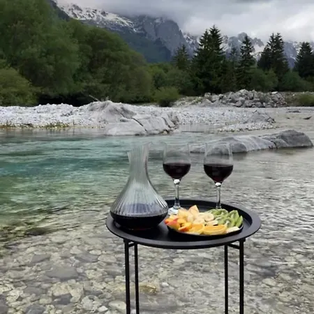 Alojamento de Acomodação e Pequeno-almoço Bujtina Brahim Selimaj Valbonne