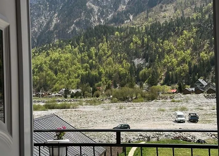 Bujtina Brahim Selimaj 住宿加早餐酒店 瓦勒博内